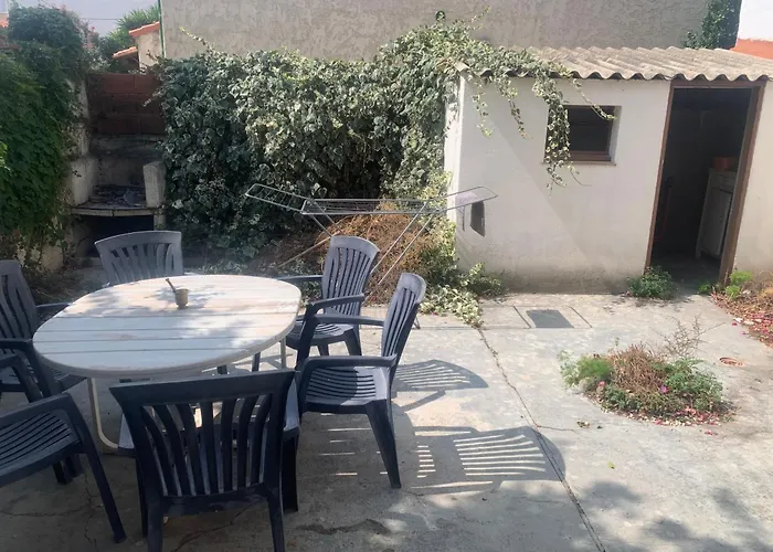 Maison De Ville Avec Jardin Et Terrasse